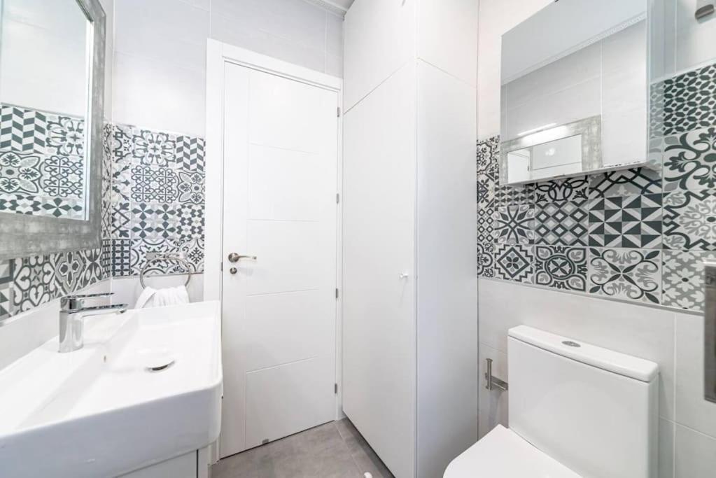 Piso Madrid Centro 5 Min Andando Gran Via Apartment ภายนอก รูปภาพ